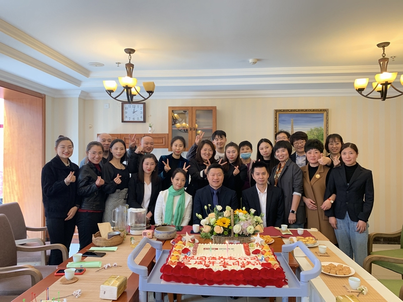 9。。。。。。.jpg