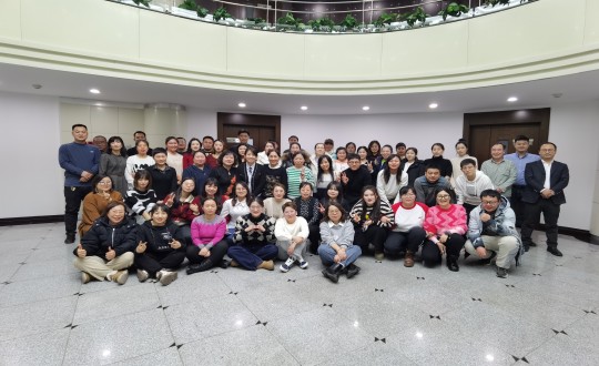 2024年1月13日，，，，，，，药业公司举行2023年度总结表扬暨“平行腾飞”主题年会_副本.jpg